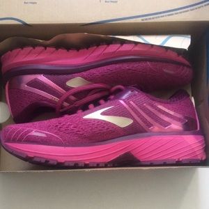 Brooks Adrenaline GTS 18 - with box - worn once